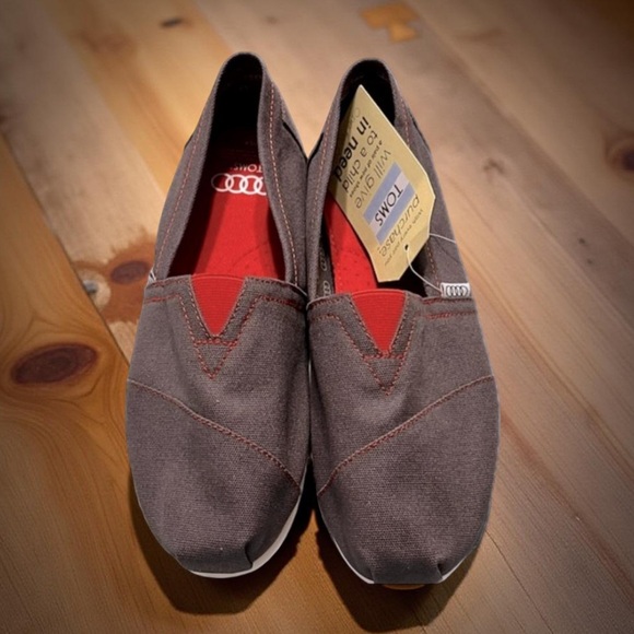 Toms Men Classic Audi Ash New in Box
Size 8 Limited Edition  Gray NWT - Picture 14 of 15